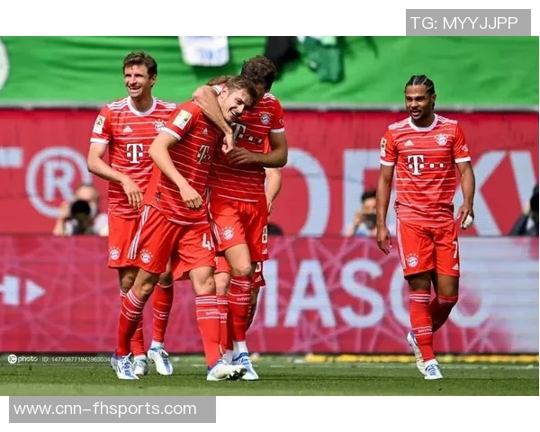 拜仁后卫斯塔尼西奇走进慕尼黑儿童医院送温暖与祝福给小朋友们