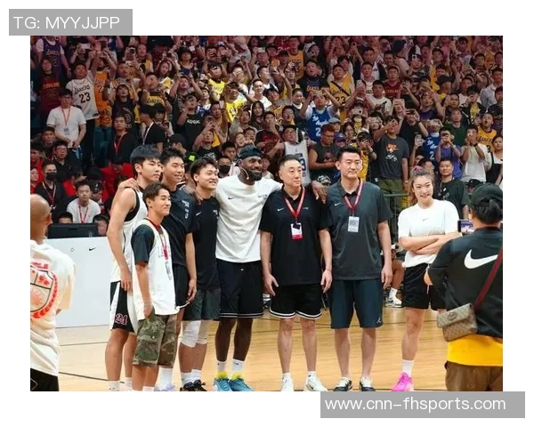 詹姆斯与三个孩子同穿6号球衣合影分享家庭温馨时刻 詹姆斯与三个孩子同穿6号球衣合影分享家庭温馨时刻