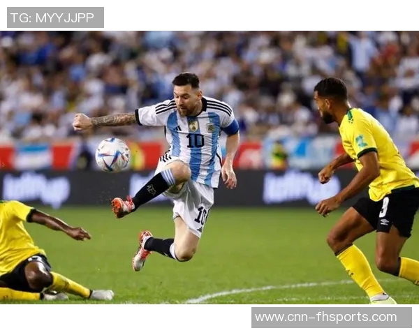 梅西禁区低射中柱阿连德远射击中横梁运气不佳令人惋惜